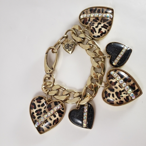 COPY - Betsey johnson huge leopard heart bracelet - Picture 4 of 4